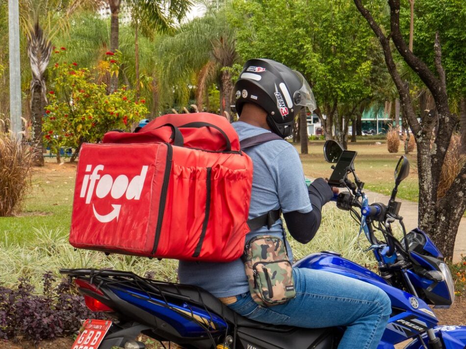 iFood faz parcerias para incentivar o uso de motos elétricas por entregadores 2
