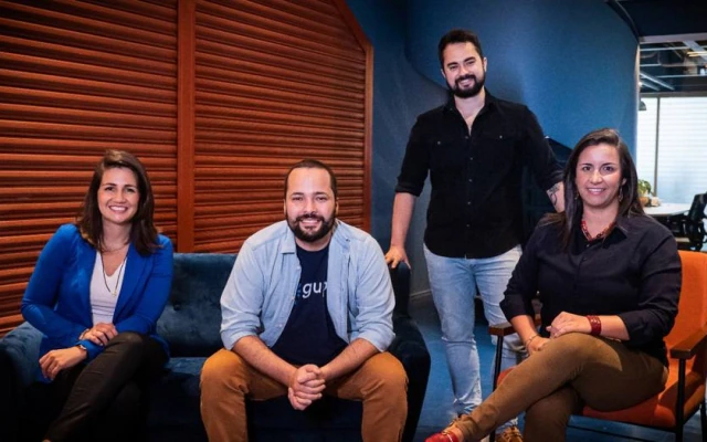 Da esq. para a dir., os fundadores da startup Gupy: Mariana Dias, Guilherme Dias, Robson Ventura e Bruna Guimarães